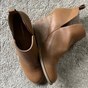 Report Tan Ankle Boots